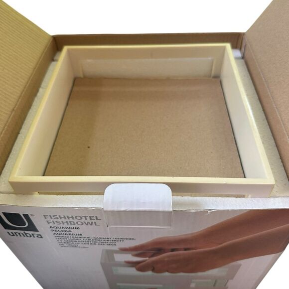 NEW Stackable FISHHOTEL/FISHBOWL AQUARIUM - UMBRA 09 Canadian Design Competition - Picture 9 of 9